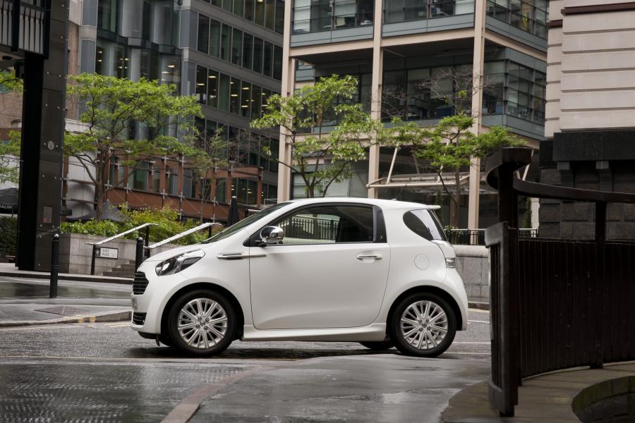  Aston Martin Cygnet White Edition 2011 года  (UK) (фото 8 из 8)